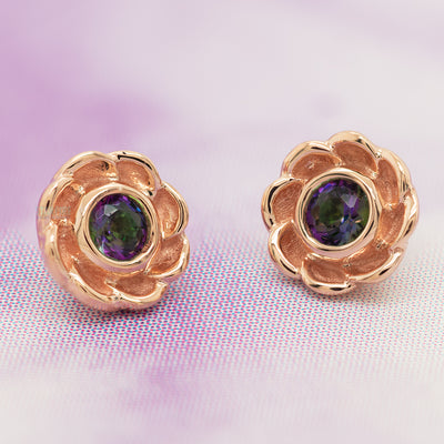 Water Lily Threaded End in Gold with Mystic Topaz
