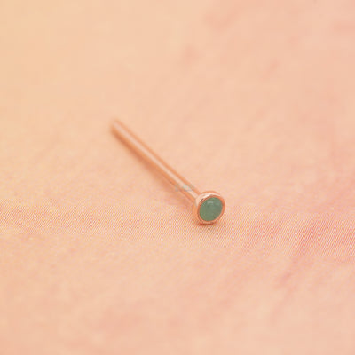 Chrysoprase in Cup Setting Nostril Screw in Gold