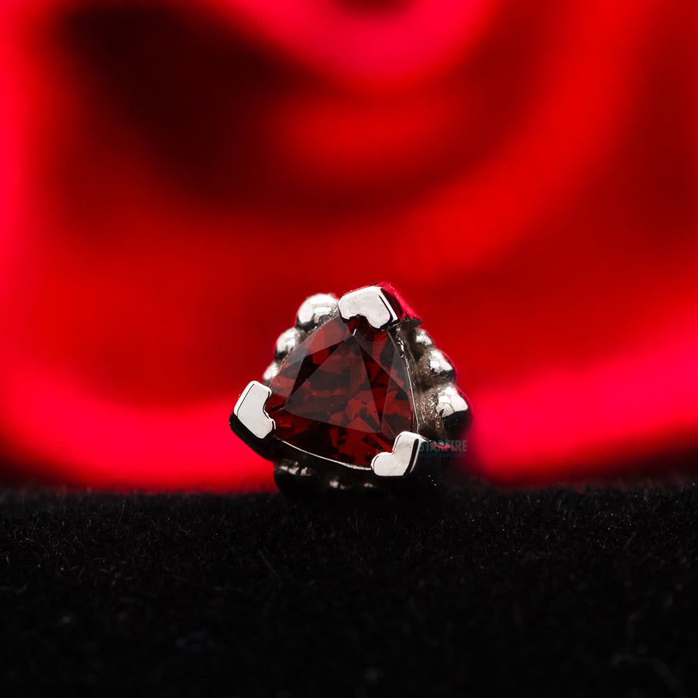 Beaded Trillion Threaded End in Gold with Garnet
