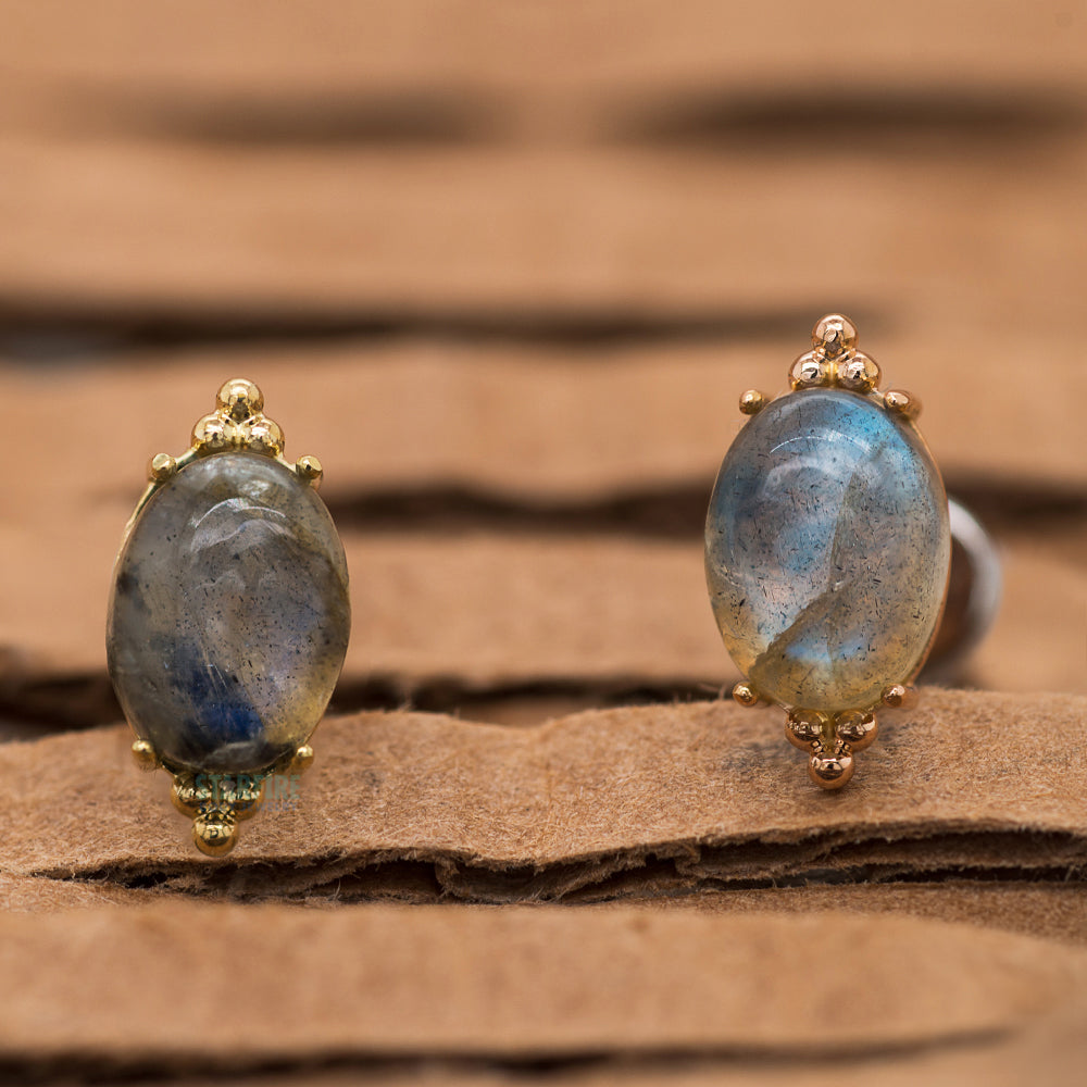"FaraTa" Threaded End in Gold with Oval Labradorite Cabochon
