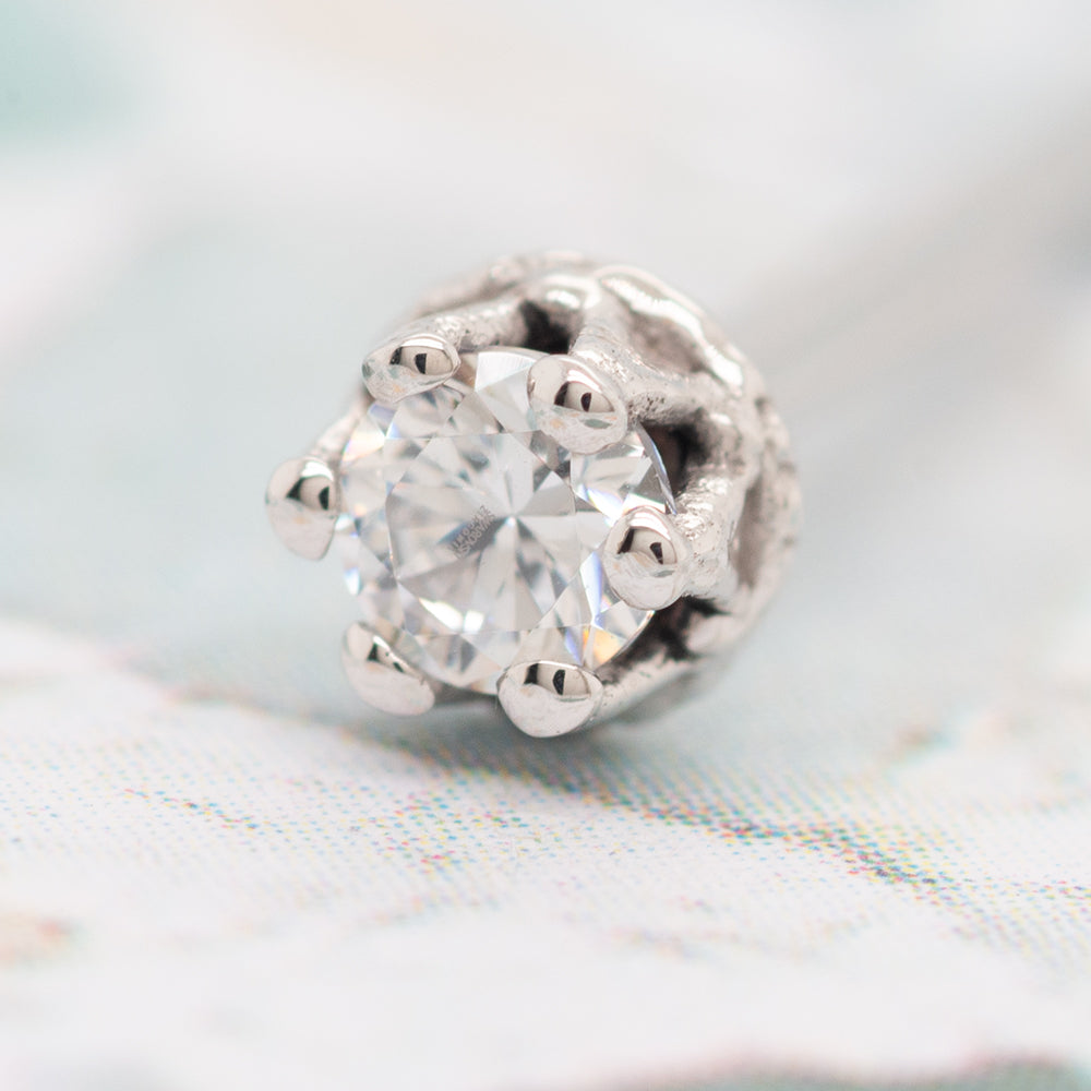 Crown Prong Nostril Screw in Gold with White CZ