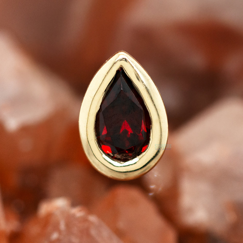 Garnet Pear in Bezel Threaded End in Gold