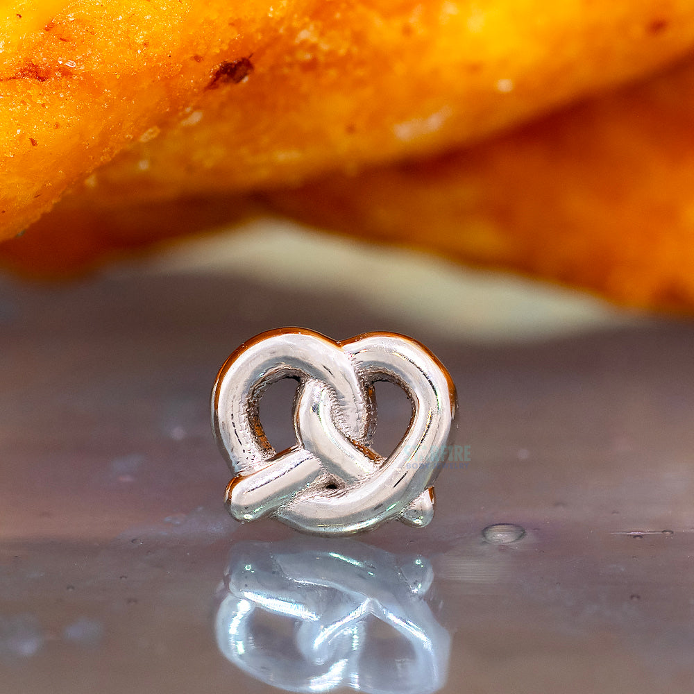 Pretzel Threaded End in Gold