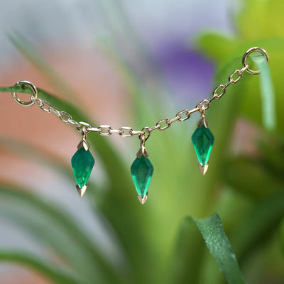 Chain with Dripping Kite Green Chalcedony