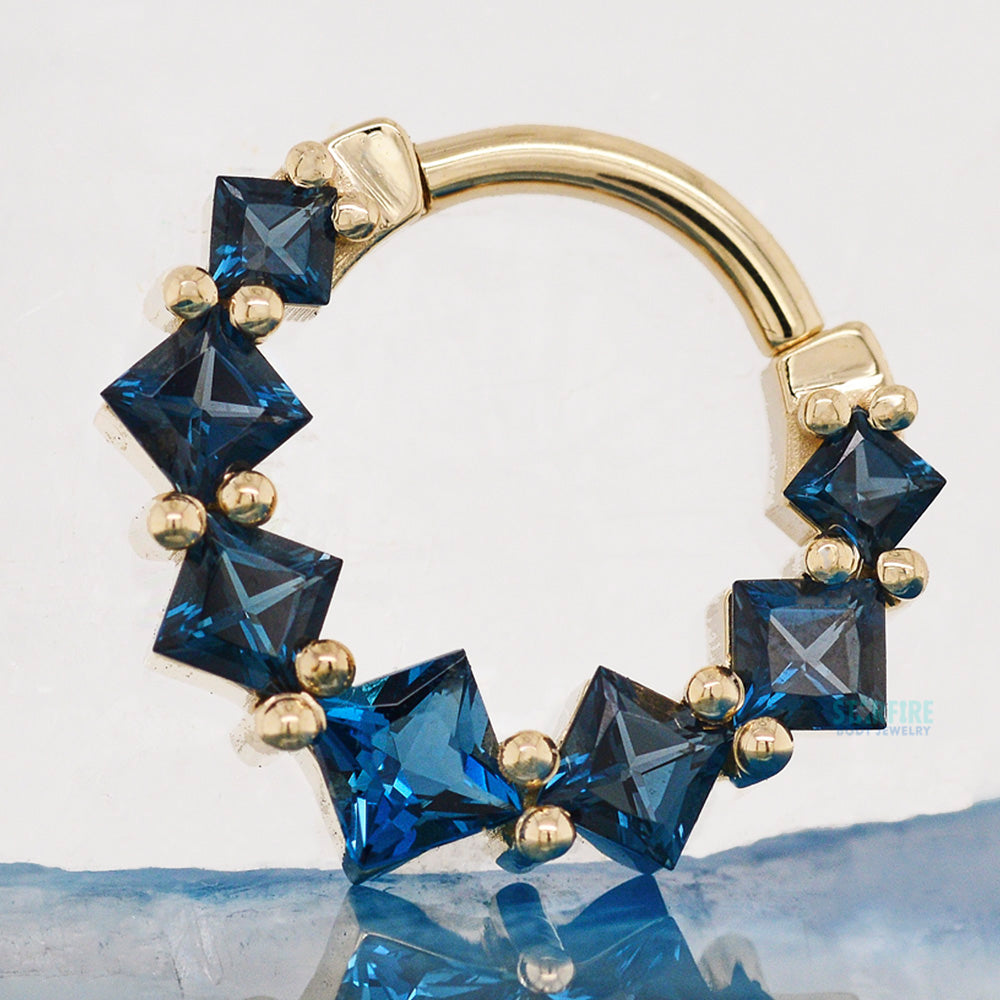 Graduating Tiffany Hinge Ring in Gold with London Blue Topaz'