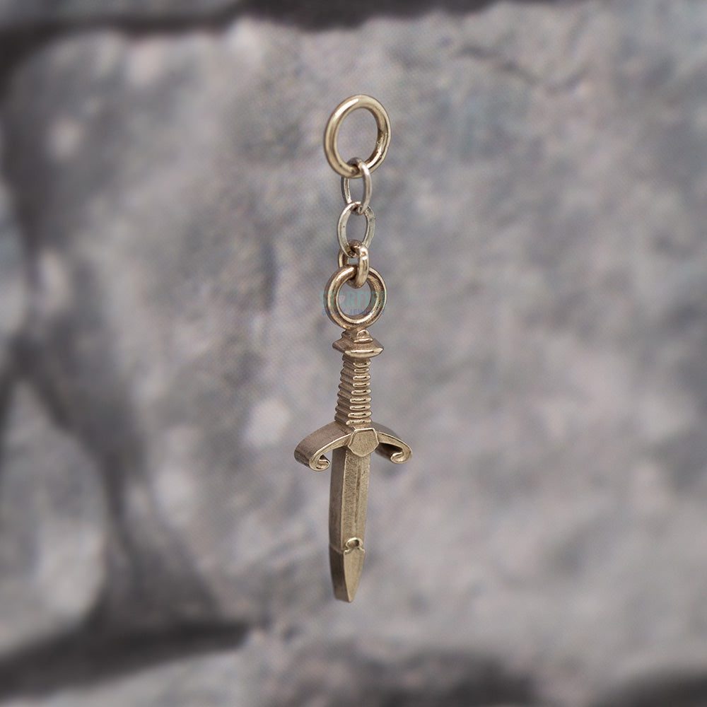 "Back Stabber" Chain Charm in Gold