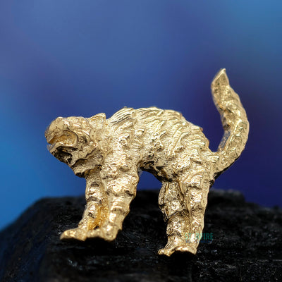 threadless: "Screeching Cat" End in Gold
