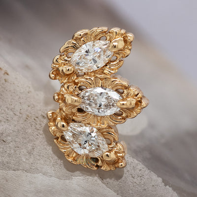 "Baroque" Threaded End in Gold with White Diamonds