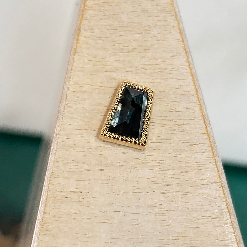 threadless: Geometric Cut Madagascar Sapphire End in Gold - 6.8mm