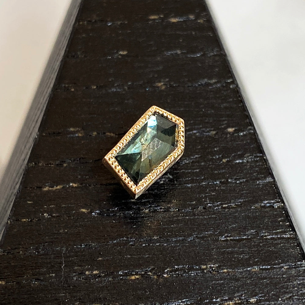Geometric Cut Madagascar Sapphire Threaded End in Gold