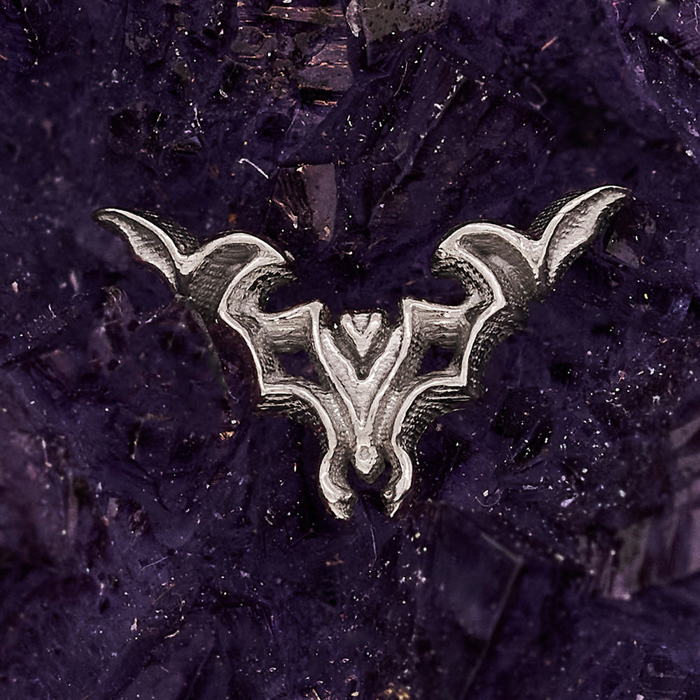 "Bat Inflight" Threaded End in Gold