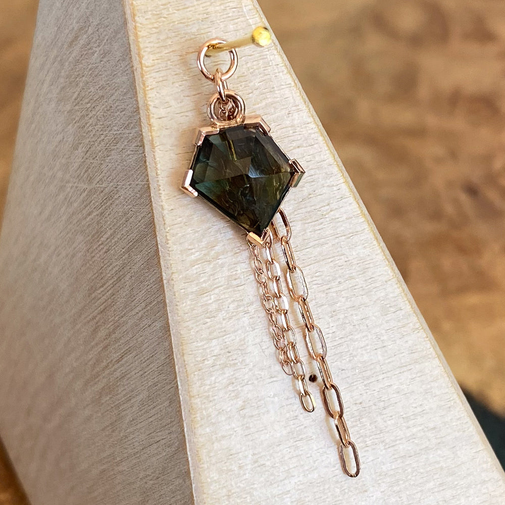 Geometric Cut Umba Origin Sapphire Chain Charm in Gold - 9.3mm