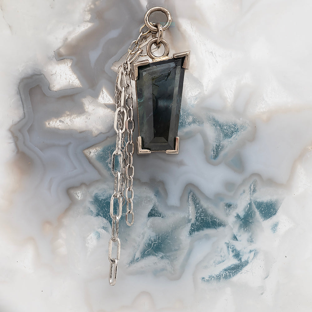 Madagascar Sapphire Chain Charm in Gold - 10.8mm