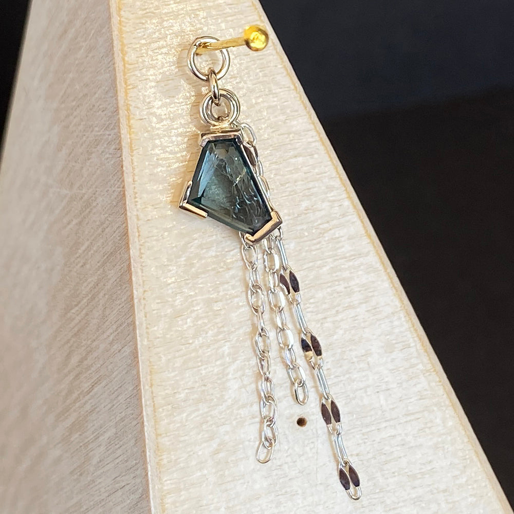 Madagascar Sapphire Chain Charm in Gold - 8.1mm