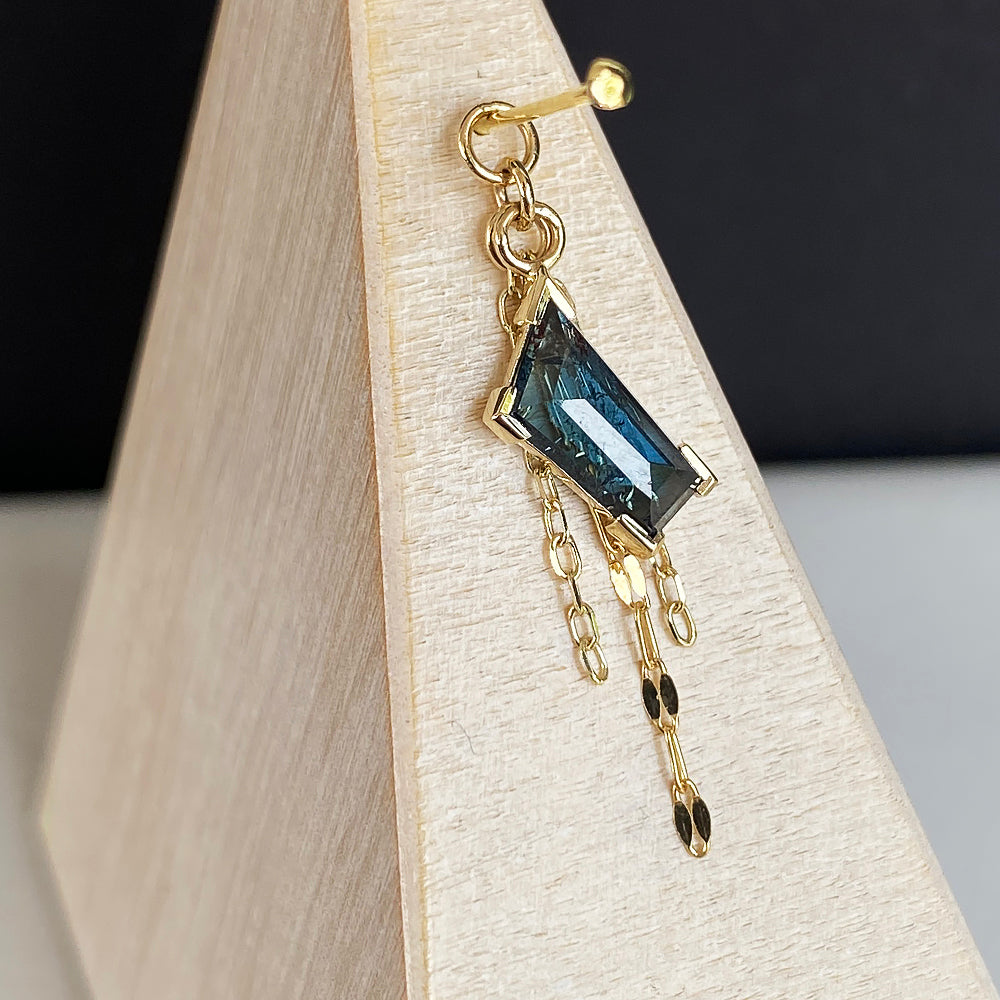Geometric Cut Madagascar Sapphire Chain Charm in Gold - 10.1mm