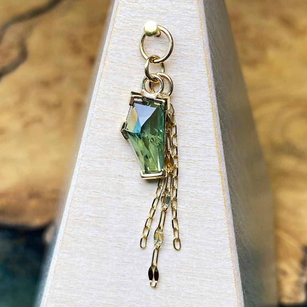 Geometric Cut Madagascar Sapphire Chain Charm in Gold - 9.7mm