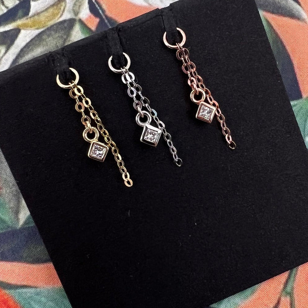 "Adentro" Chain Charm in Gold with Diamond