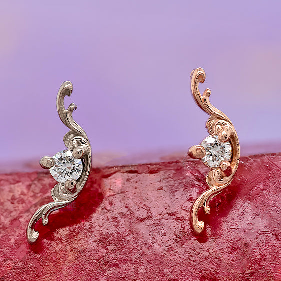 "Bishop" Threaded End in Gold with White Diamond