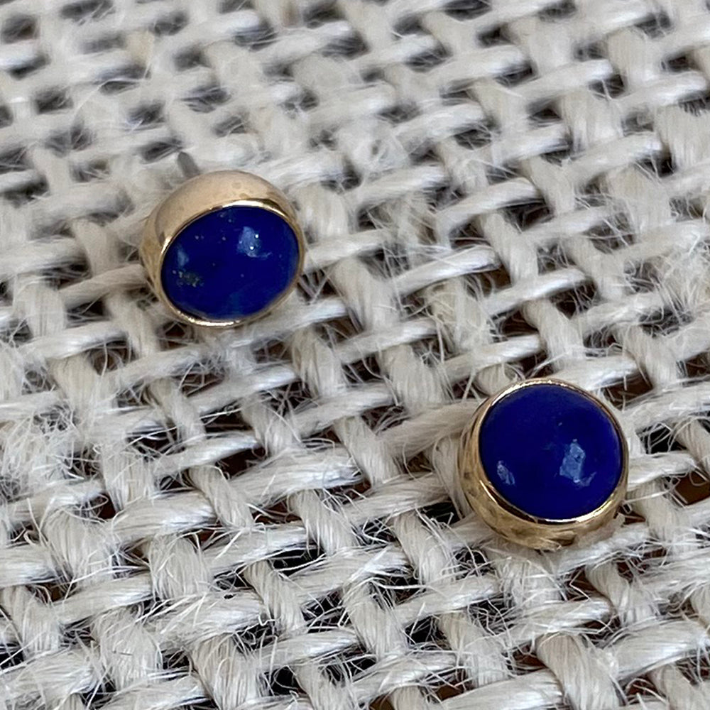 threadless: Bezel-Set End in Gold with Lapis Lazuli Cabochon