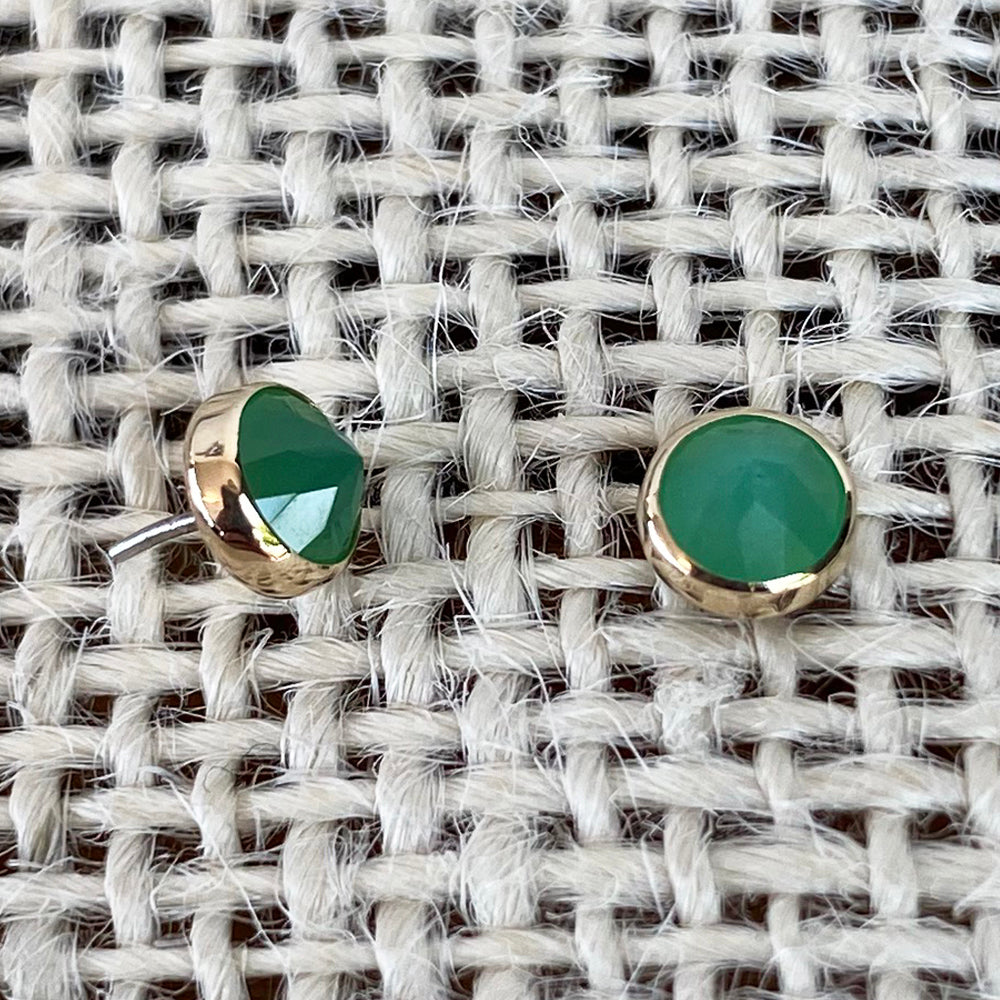threadless: Bezel-Set End in Gold with Reverse Set Chrysoprase