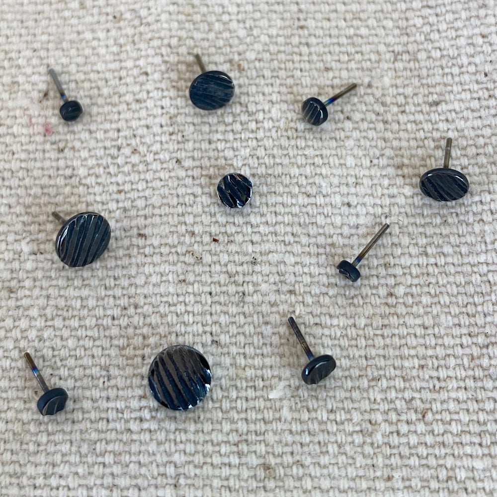 threadless: Wavelength Disk End in Black Niobium
