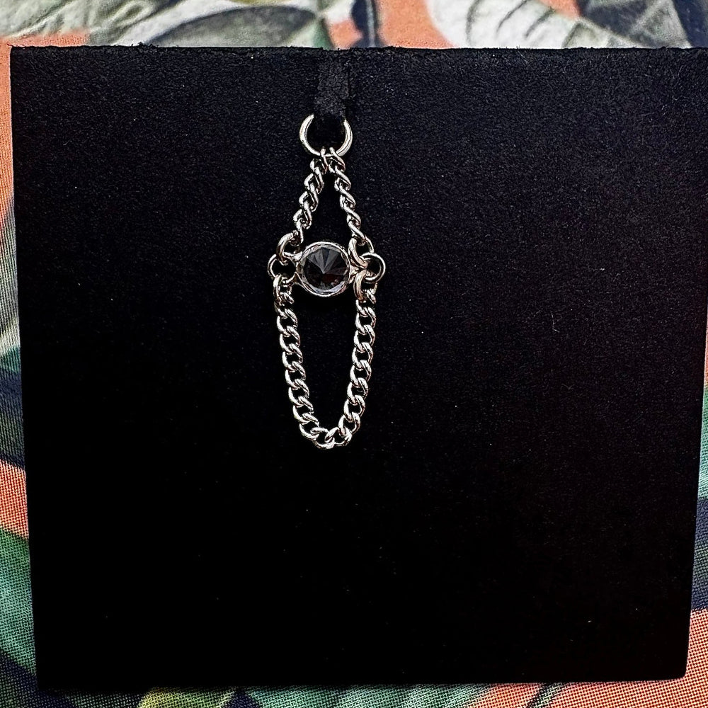 "Smith" Chain Charm in Gold with Gemstone