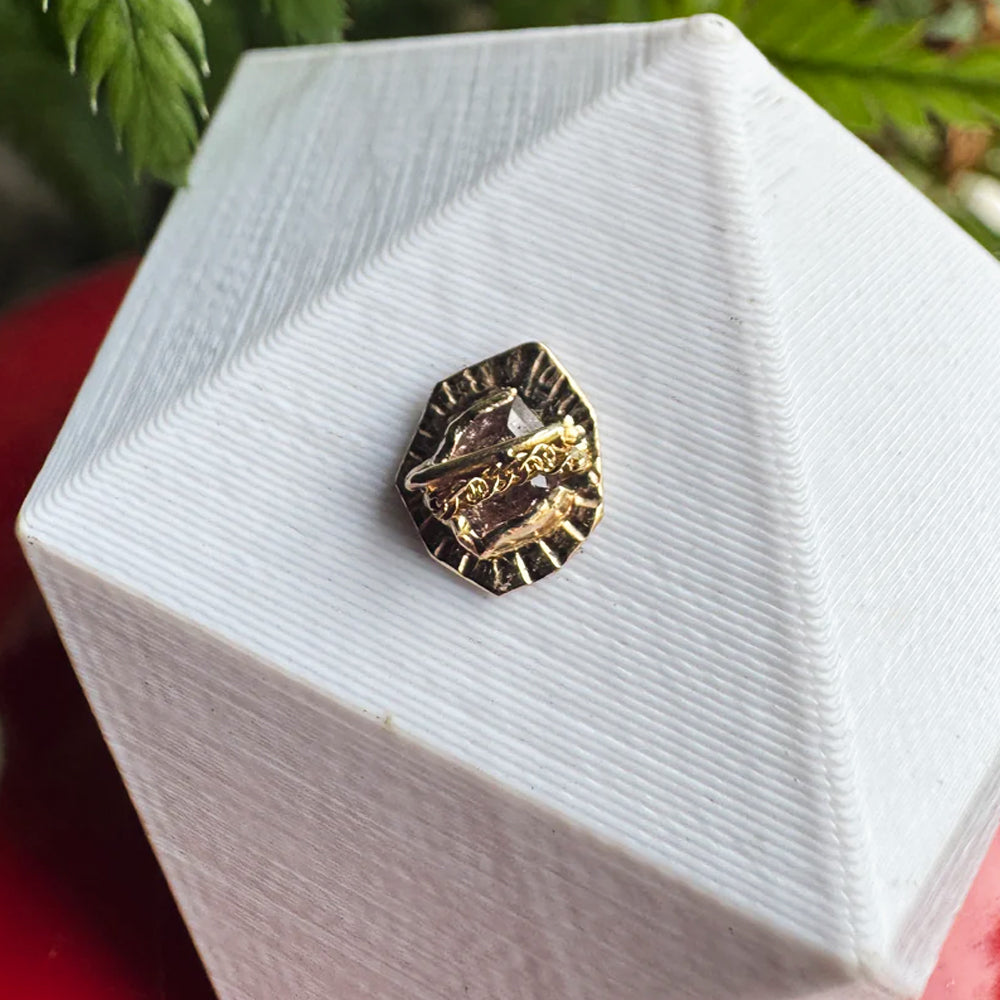 "Electric Avenue" Threaded End in Gold with Color Change Garnet