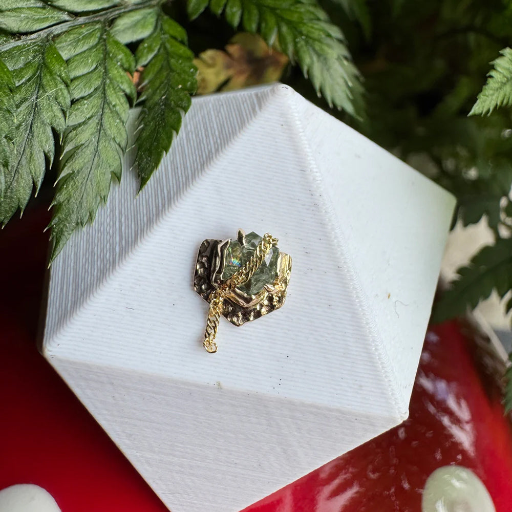 "Bigger than Kiss" Threaded End in Gold with Green Sapphire