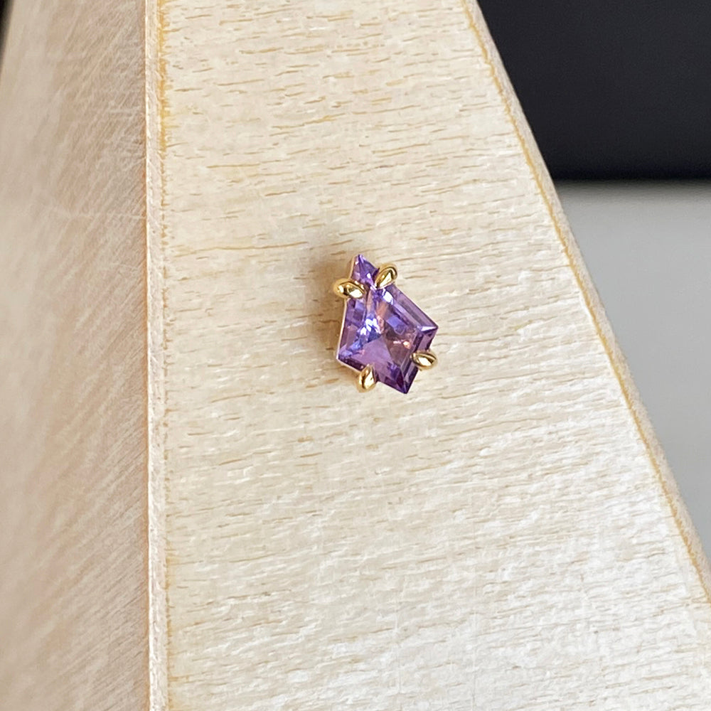 threadless: Claw Set Solitaire Freeform Sapphire End in Gold