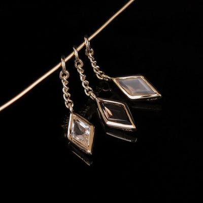 "Xena" Chain Charm in Gold with Gemstone