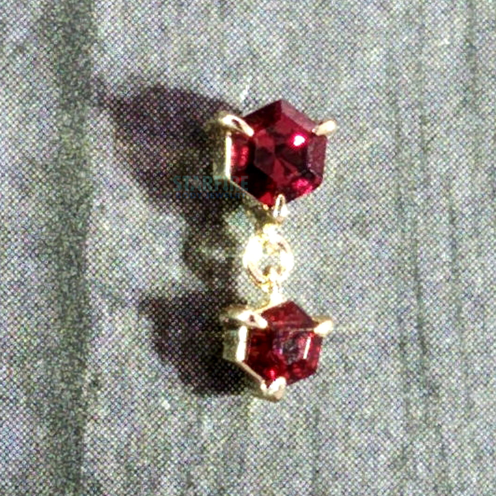 threadless: “Cascade 2” Hexagon Chain End in Gold with Chrome Pyrope Garnet