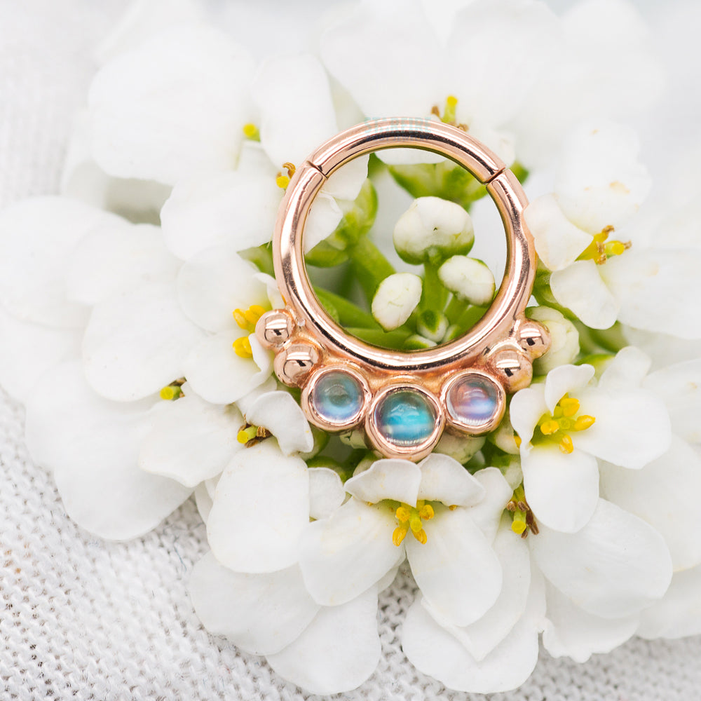 "Barra" Hinge Ring in Gold with Rainbow Moonstone